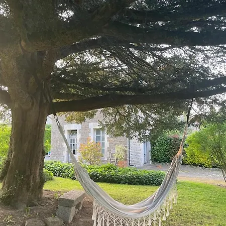 Les Hirondelles De La Des Roses 3* Pontmain