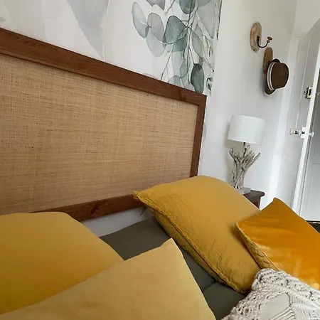 Les Hirondelles De La Des Roses 3* Pontmain