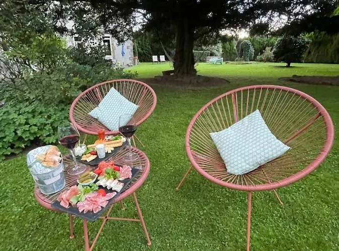 Les Hirondelles De La Des Roses Отель типа 